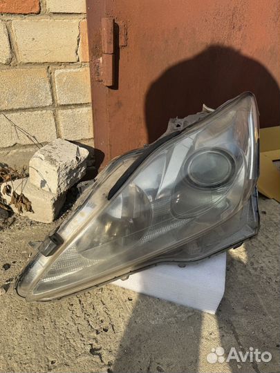 Фары на lexus is250