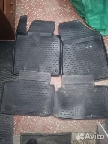 Резиновые коврики в машину