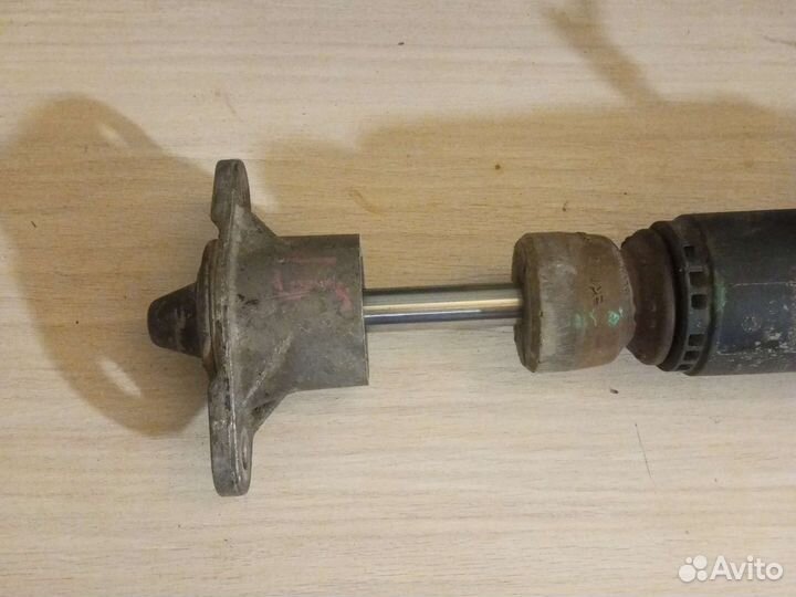 Амортизатор (стойка) 55310-3Т900