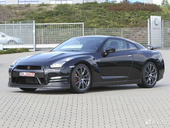 Nissan GT-R двери П Л