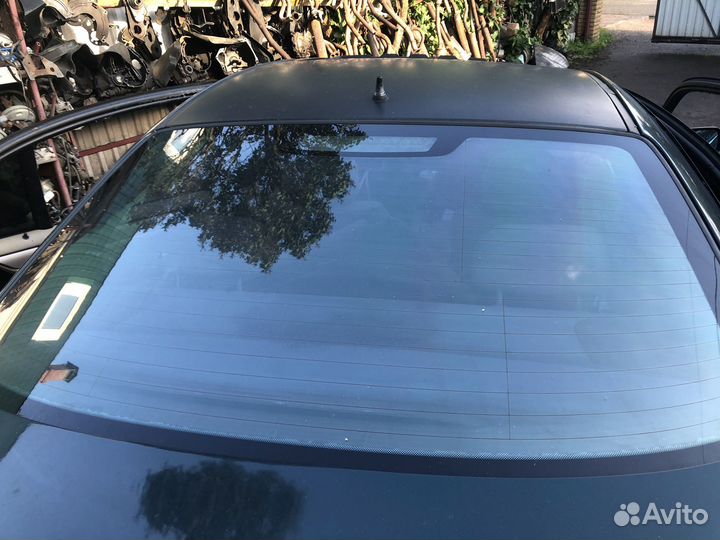 Заднее стекло без дефектов на bmw e46 1999г