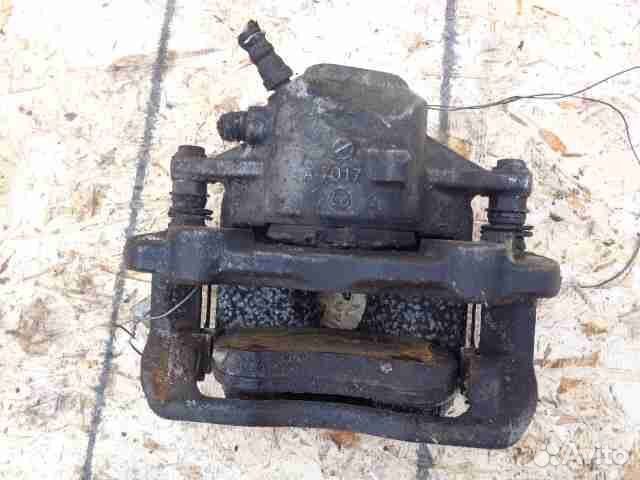 Суппорт передний правый Mercedes C-klasse W204