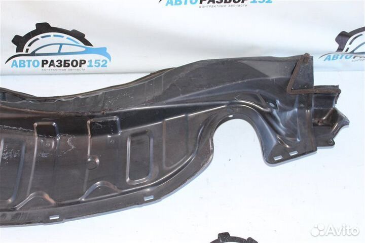 Панель кузова под жабо Toyota Vitz SCP90 2SZ-FE