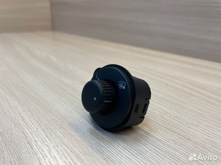 Блок регулировки зеркал Skoda Rapid