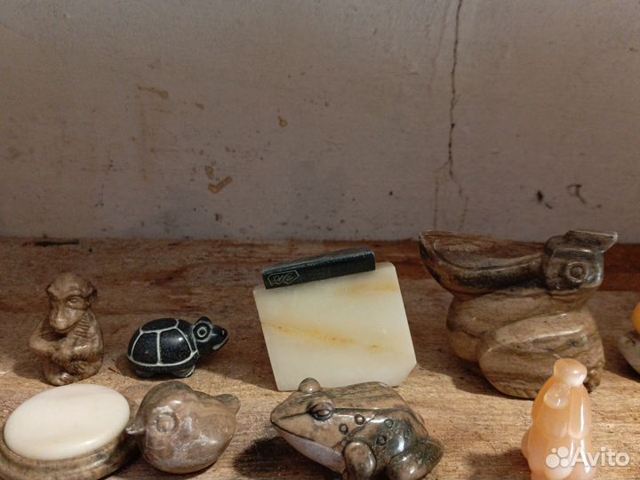 Фигурки из камня