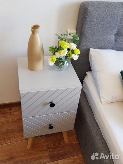 Тумба прикроватная