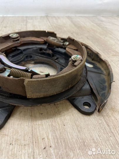 Механизм ручного тормоза задний правый Mitsubishi