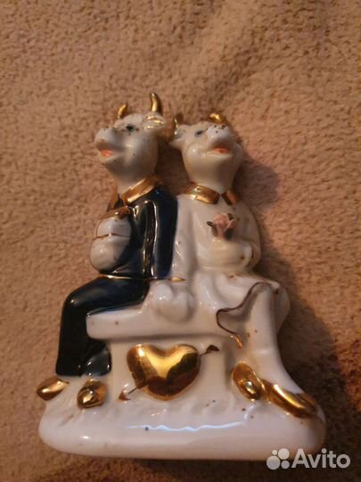 Статуэтка фарфор ссср, влюблённые коровки