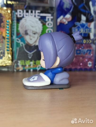 Фигурка Рео Микаге синяя тюрьма блюлок