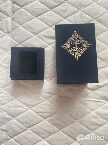 Пустая коробка из под парфюма