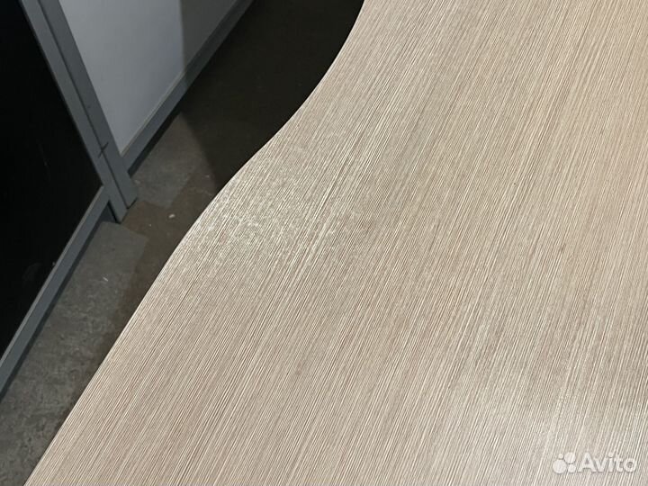 Стол офисный угловой 140 х 90 х76см