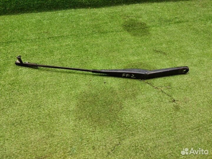 Поводок стеклоочистителя Ford Focus 2 2005-2011