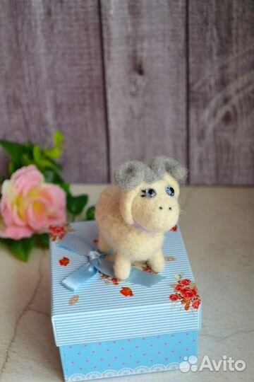 Валяная овечка