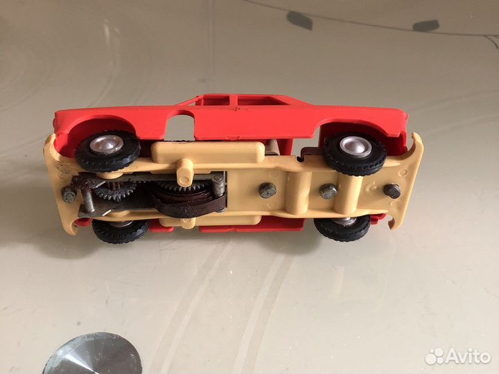 Инерционная машинка СССР на ключе