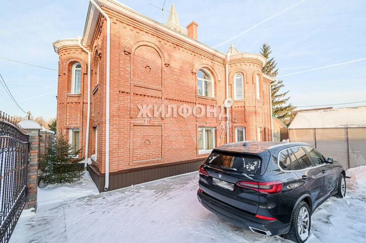 Коттедж 209,3 м² на участке 9,2 сот.