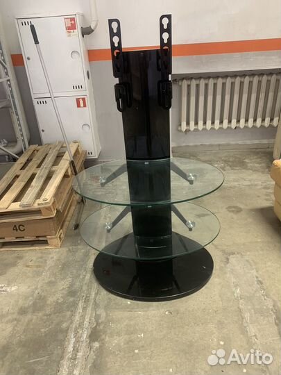 Стеклянная тумба под тв