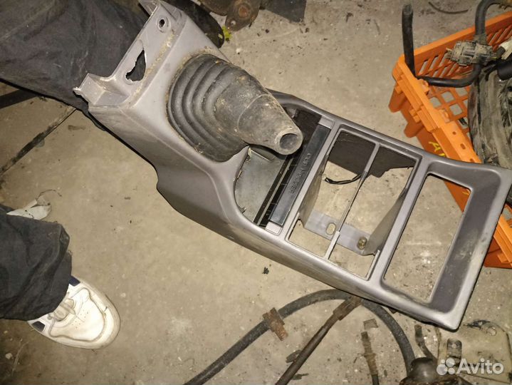 Центральная консоль Kia Avella