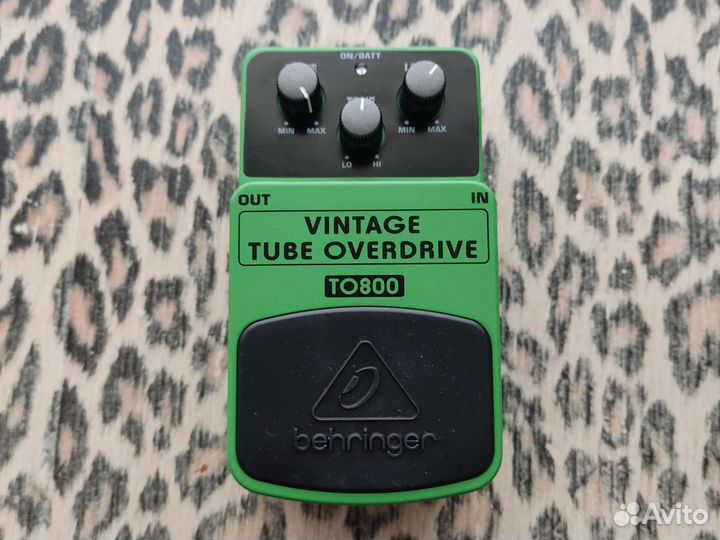 Гитарная педаль behringer TO800