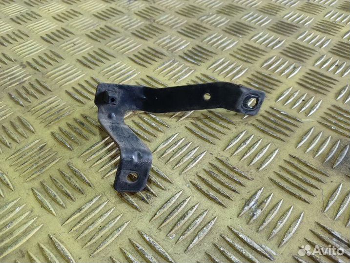 Кронштейн боковой обшивки кабины правый Man Tgs