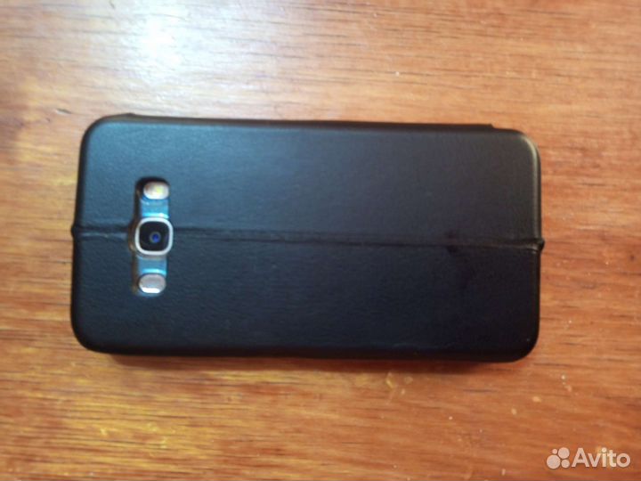 Телефон Samsung J5