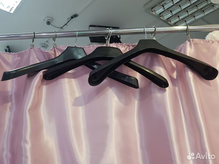 Вешалки плечики пластмассовые