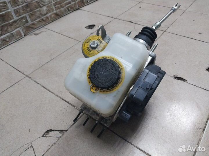 Цилиндр тормозной главный Toyota Land Cruiser Prad