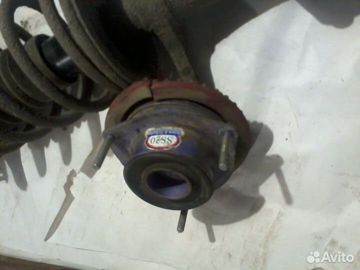 Продаю правую переднюю стойку ваз 08