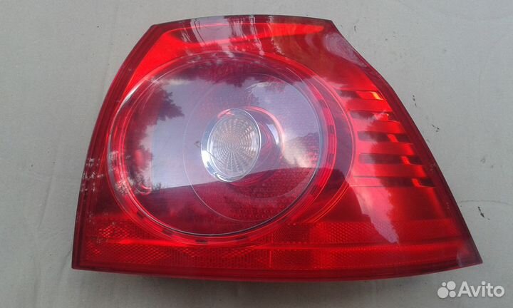 Фольксваген Гольф 5 фонарь задний правый