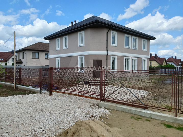 Дом 213,5 м² на участке 11 сот.