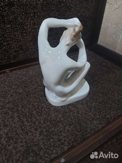 Антикварная статуэтка 