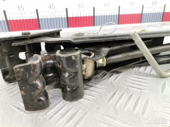 Домкрат для Volkswagen Polo 3 6K0011031B