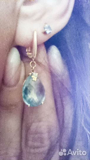 Золотые серьги с топазами 585