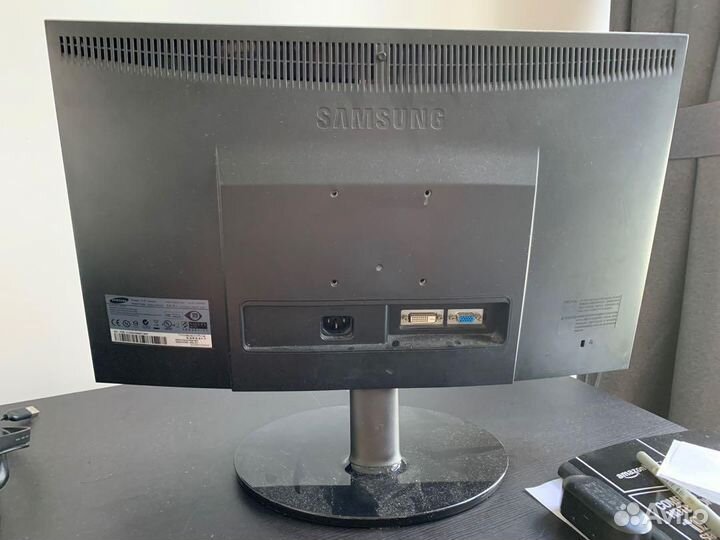 Монитор Samsung