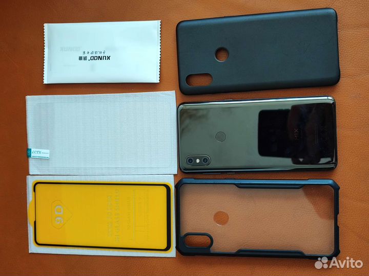 Телефон Xiaomi Mi Mix 3