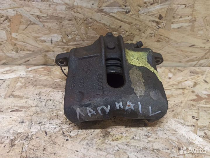 Суппорт передний левый Renault Laguna 1