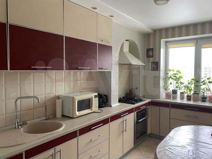 4-к. квартира, 81,7 м², 8/10 эт.