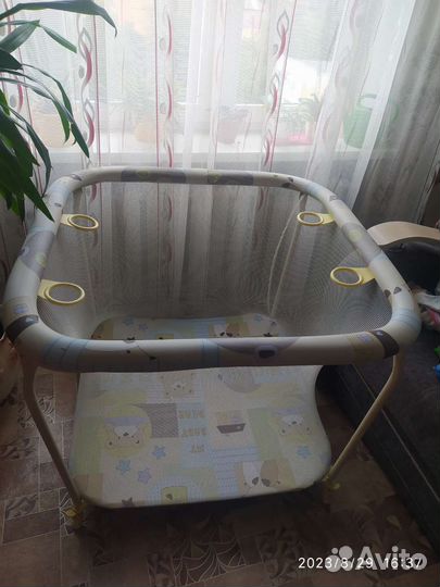 Манеж детский складной