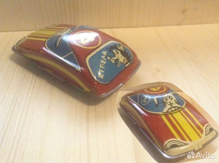 Машинки разноцветные металлические, пластиковые