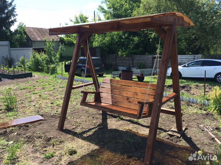 Садовые качели из дерева