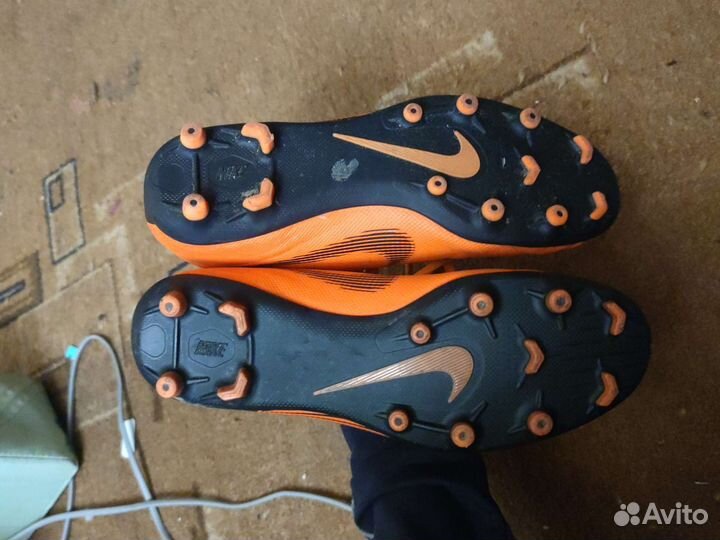 Футбольные бутсы