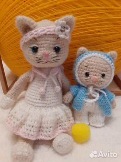 Вязаные игрушки Кошечка с котёнком