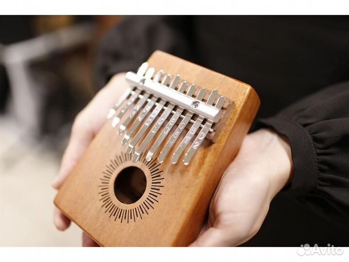 Sela SE-240 - Калимба 10 язычков, красное дерево
