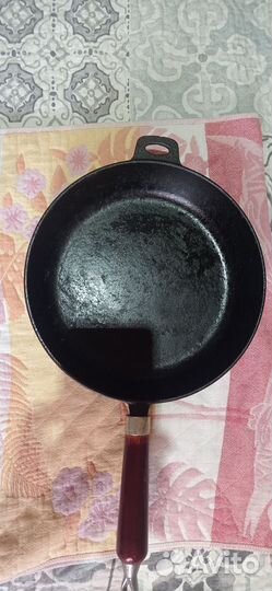 Чугунная сковорода 26