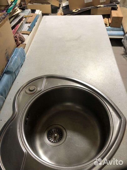 Раковина с тумбой и столешницей для кухни