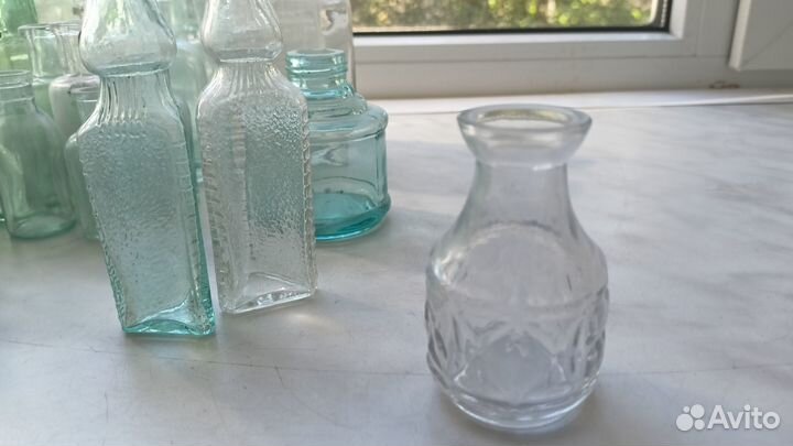 Коллекция старинных склянок
