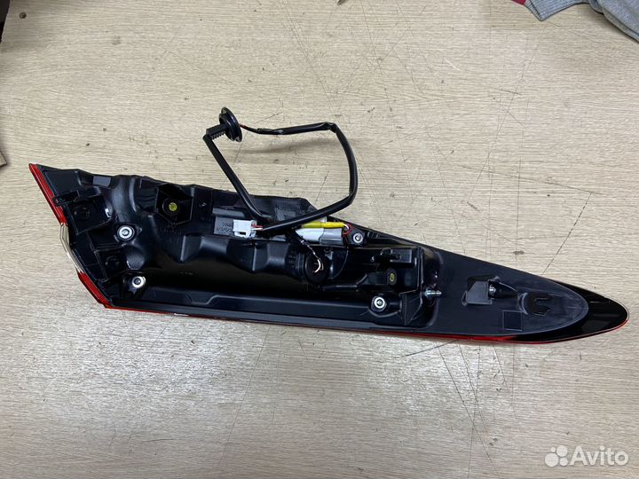 Фонарь задний наружный правый LED Toyota Camry 70