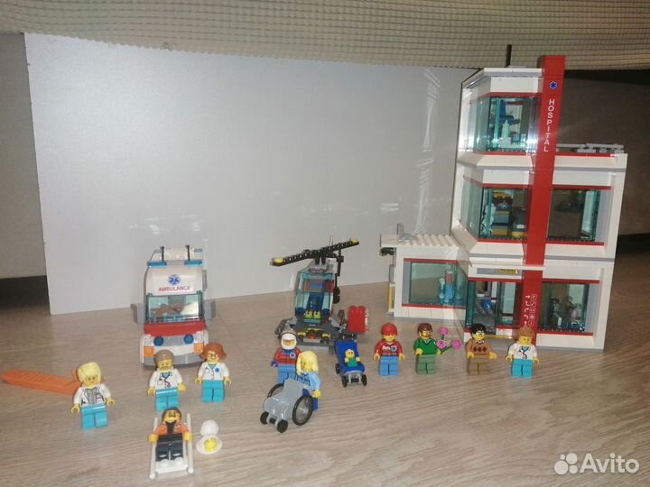 Lego 60204 городская больница lego City
