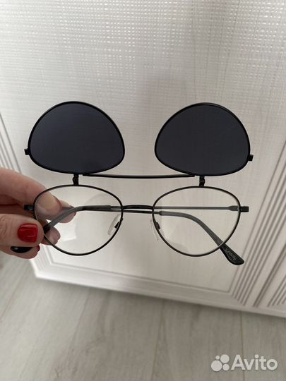 Солнцезащитные очки