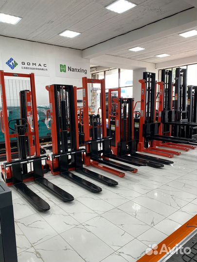 Штабелер с электроподъемом