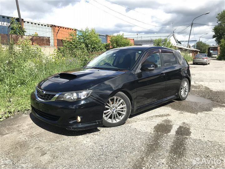 Уплотнительная резинка двери багажника Subaru